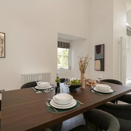 The Margaret Stone Cross Mansion アパート ウルバーストン