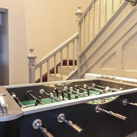 The Margaret Stone Cross Mansion ウルバーストン