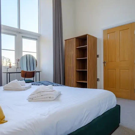 アパート The Margaret Stone Cross Mansion ウルバーストン